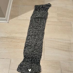 Disney scarf with loop to wear tighter to the neck and gray black and white